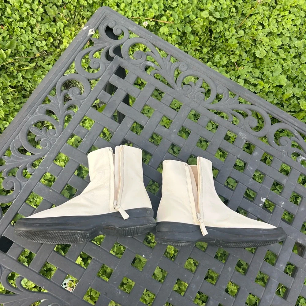 The Row Town Leather Zip Boot Milk White‎ size 36